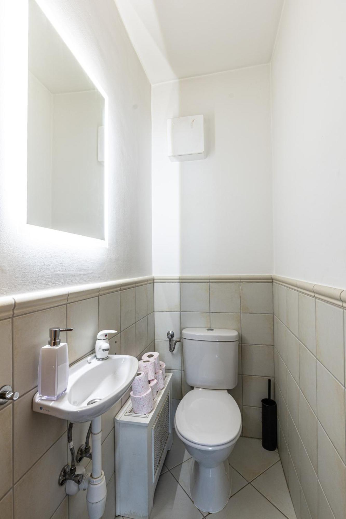 Apartment Gozsdu White Raven 504 With Free Underground Parking