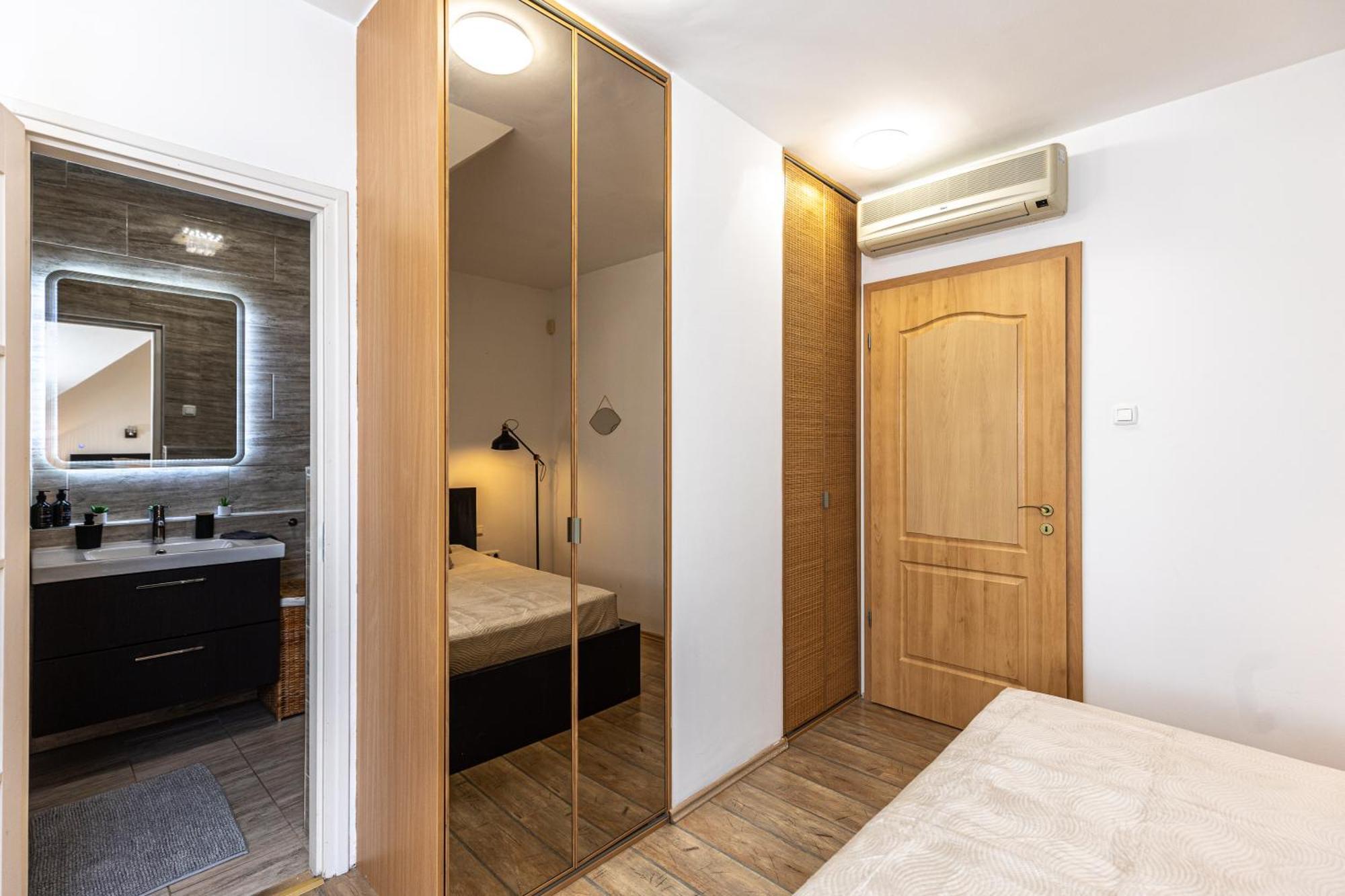 Apartment Gozsdu White Raven 504 With Free Underground Parking *