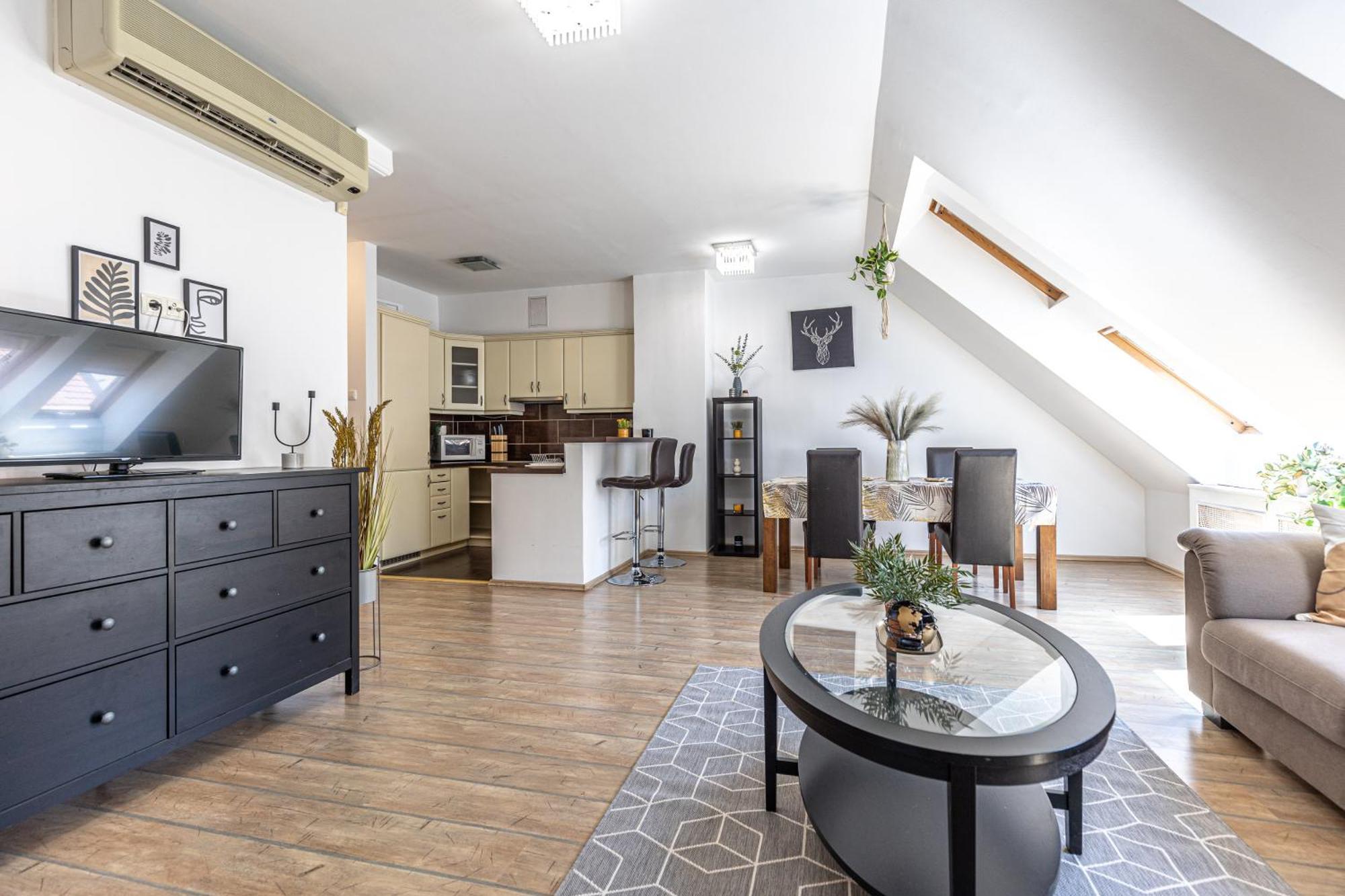 Gozsdu White Raven 504 With Free Underground Parking Apartamento